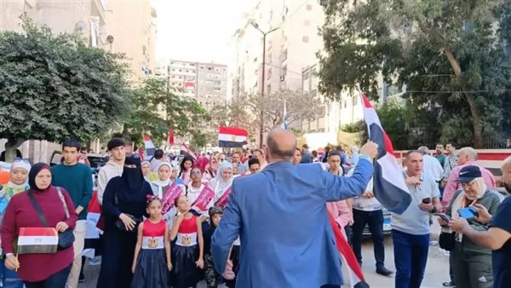 الهيئة الوطنية للانتخابات تؤكد انتظام التصويت بالخارج رغم كثافة الإقبال ومشكلات الطقس