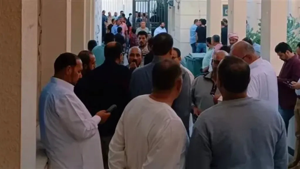 إقبال ملحوظ داخل السفارة المصرية بالدوحة وسط تنظيم مميز وتفاعل واسع من الجالية بالانتخابات