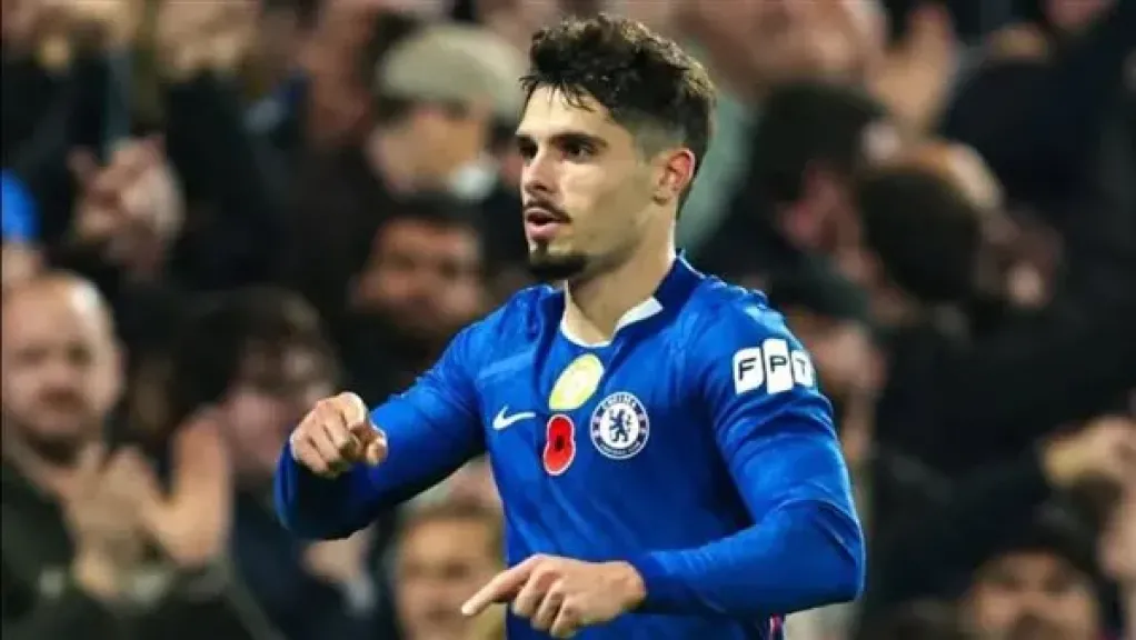 تشيلسي يفوز على بيرنلي وينفرد بوصافة الدوري الإنجليزي