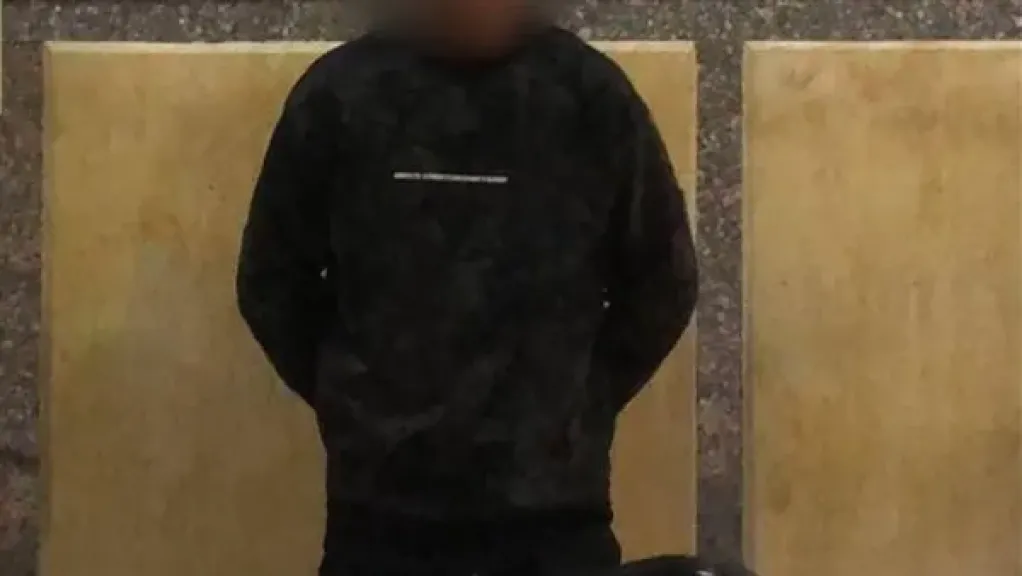 القبض شاب نشر صور له وبحوزته سلاح ناري بدون ترخيص في الفيوم