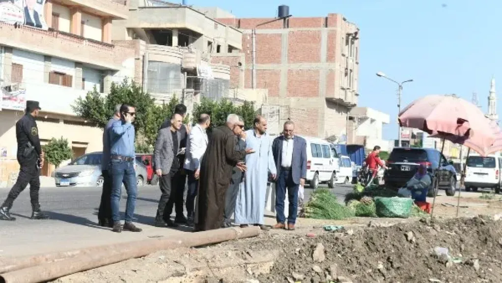 محافظ الدقهلية يتفقد أعمال إنشاء كوبري الطويلة بطلخا