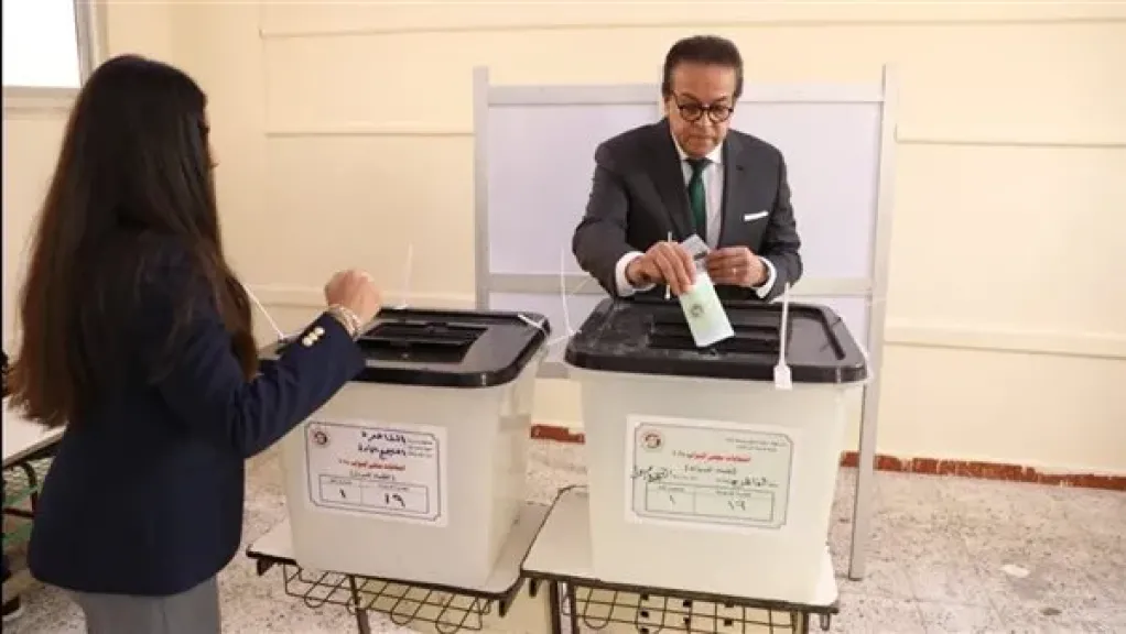 وزير الصحة يدلي بصوته في انتخابات مجلس النواب 2025
