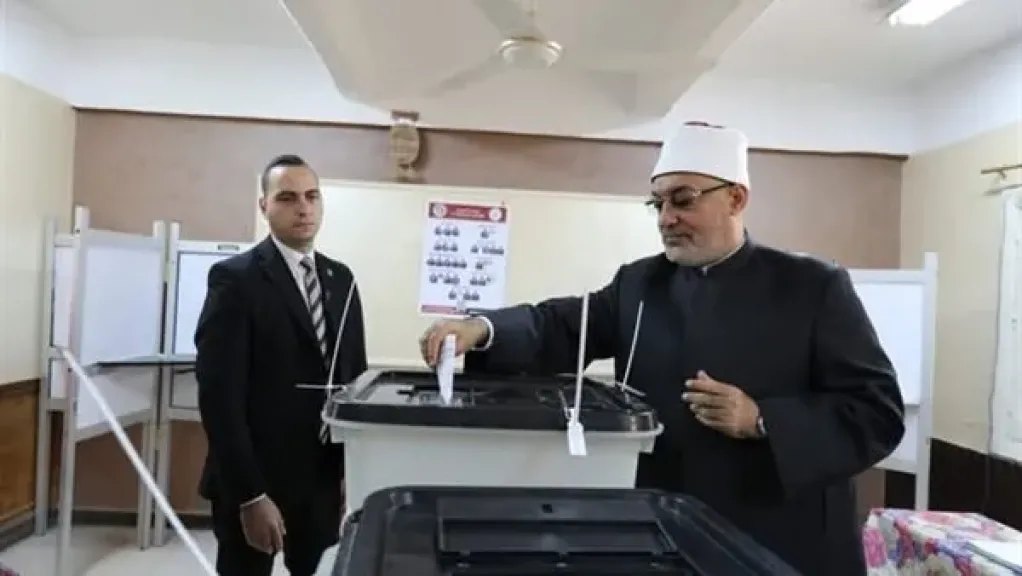 مفتي الجمهورية يُدلي بصوته في انتخابات مجلس النواب 2025