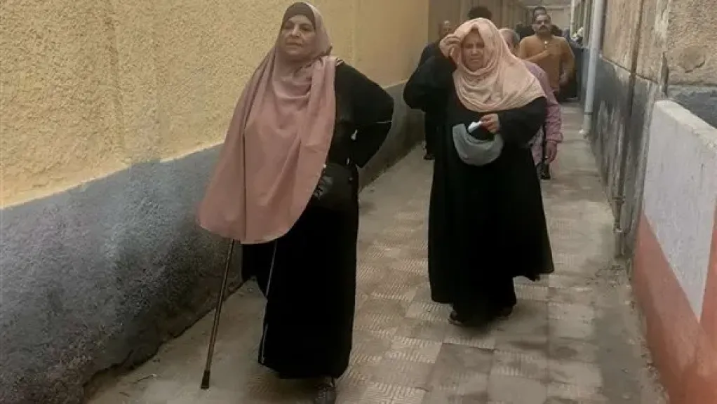 انتخابات مجلس النواب.. كبار السن يتصدرن المشهد الانتخابي بلجان شبرا