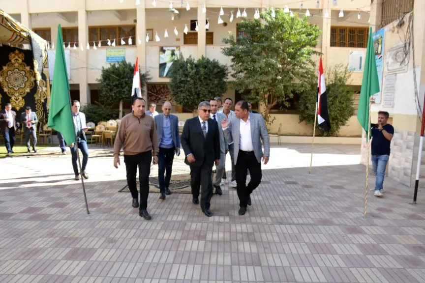 محافظ الدقهلية يتفقد اللجان العامة للانتخابات في المنصورة