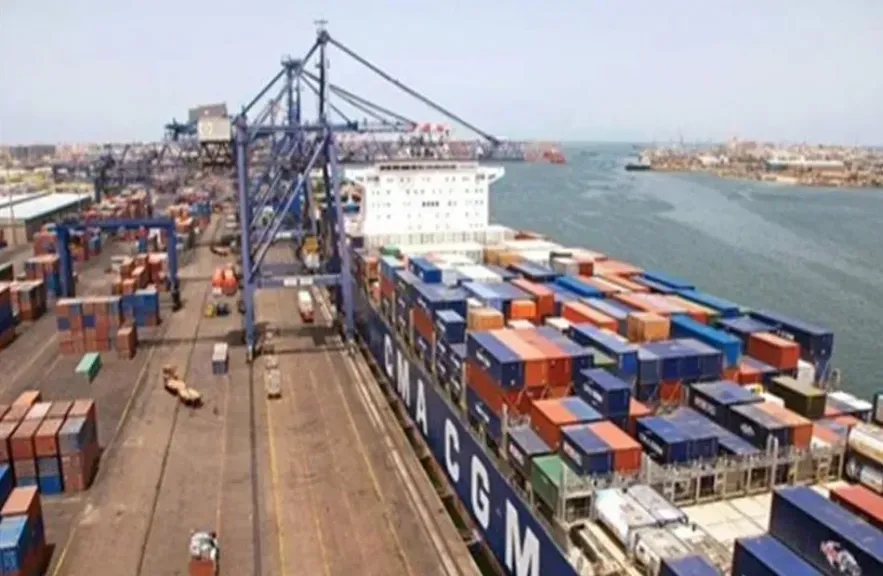 حركة السفن والبضائع بميناء دمياط خلال 24 ساعة