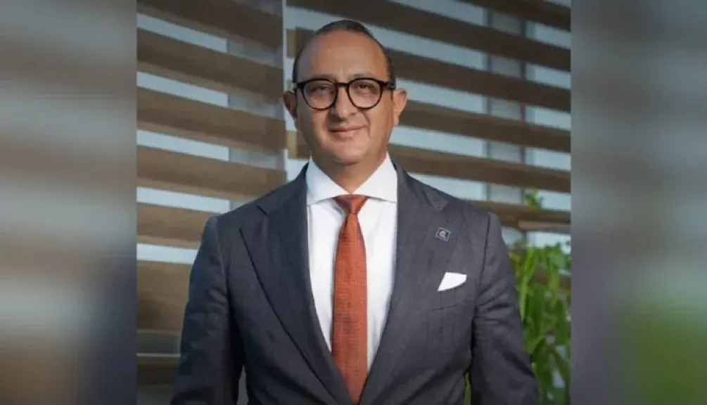 البنك المصري لتنمية الصادرات EBank يهنئ اللاعب عمر شريف لفوزه بذهبية التتابع المختلط في الهند