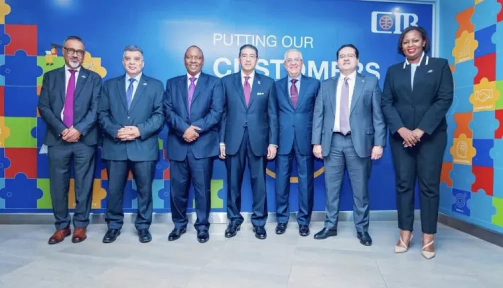 هشام عز العرب الرئيس التنفيذي للبنك التجاري الدولي يزور بنك CIB كينيا «صور»