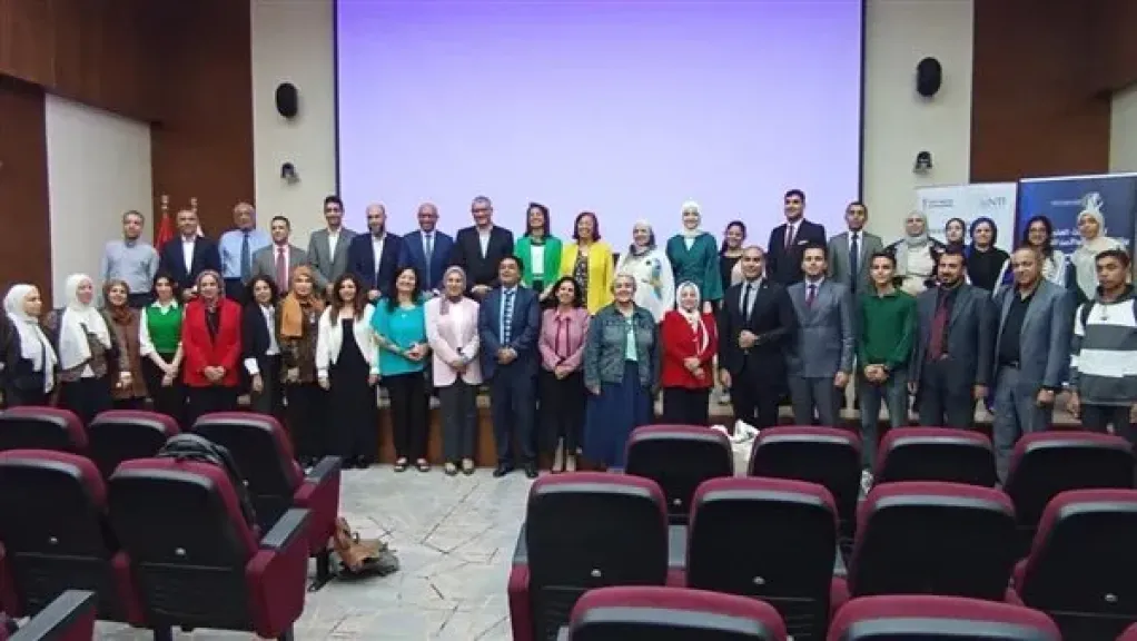 القومي للمرأة و”الاتصالات” ينظمان ورشة عمل حول استخدام أدوات الذكاء الاصطناعي
