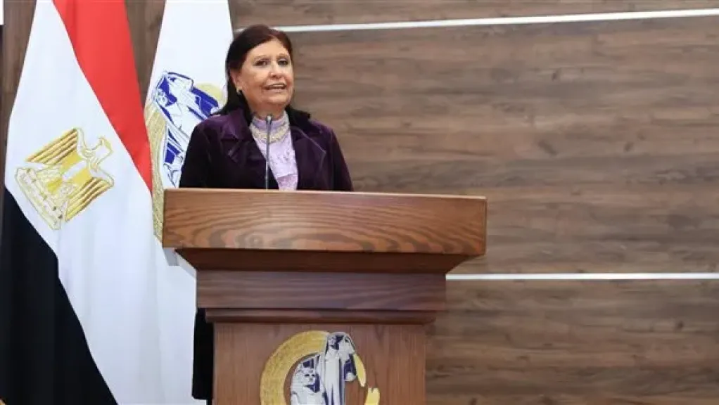 رئيسة القومي للمرأة: العنف الإلكتروني يؤدي لعزلة الضحايا وانسحابهن من الحياة