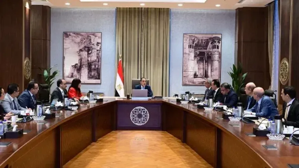 رئيس الوزراء يتابع توافر الاحتياطي الاستراتيجي من المنتجات البترولية