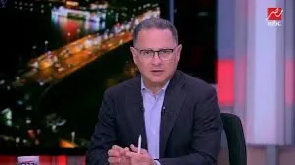 منتقدا تدهور نظافة الشوارع.. شريف عامر: لا تليق بالزوار ولا بالشعب المصري