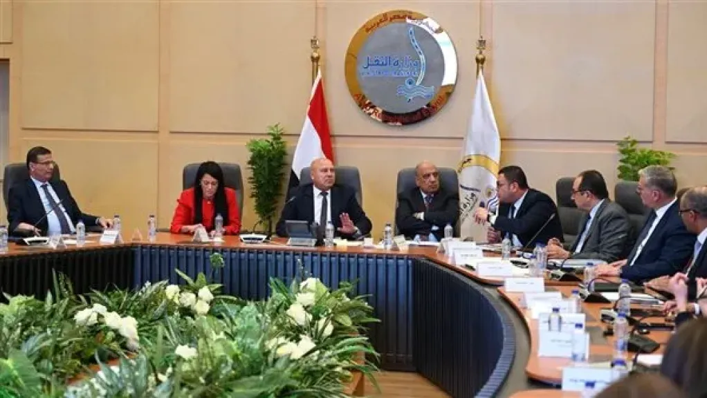 وزير الصناعة والنقل يترأس الاجتماع الخامس والثلاثين للمجموعة الوزارية للتنمية الصناعية