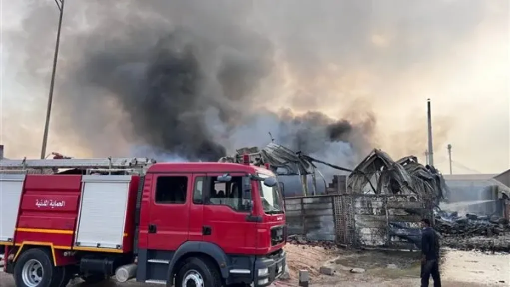 مصرع وإصابة 3 أشخاص إثر حريق بمخزن بلاستيك بالقليوبية