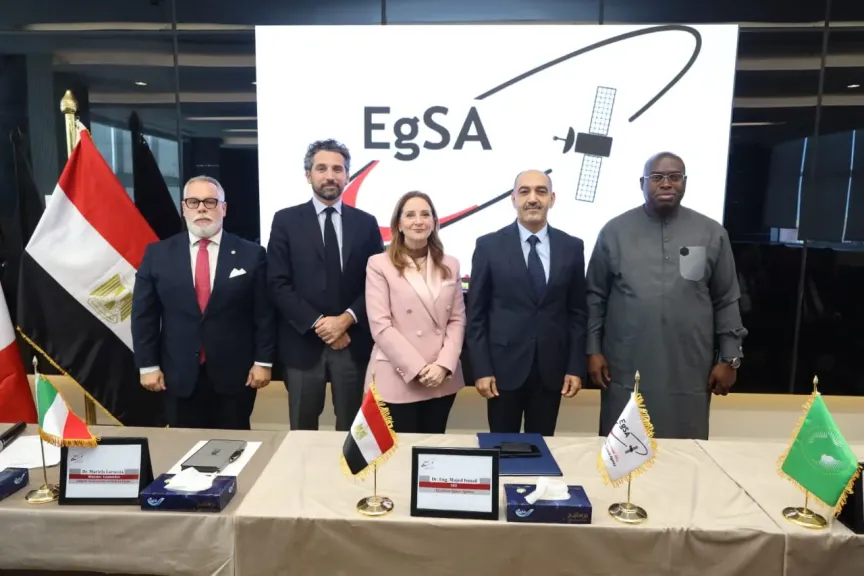 وكالة الفضاء المصرية تحتفل بيوم الفضاء الإيطالي