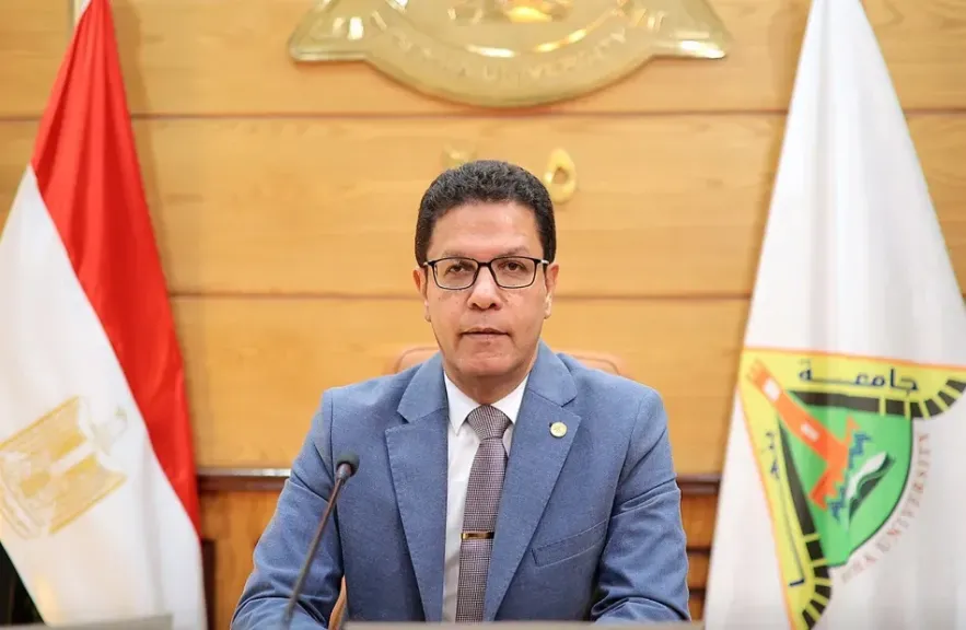 رئيس جامعة بنها يحيل اثنين من الأطباء بالمستشفى الجامعي للتحقيق