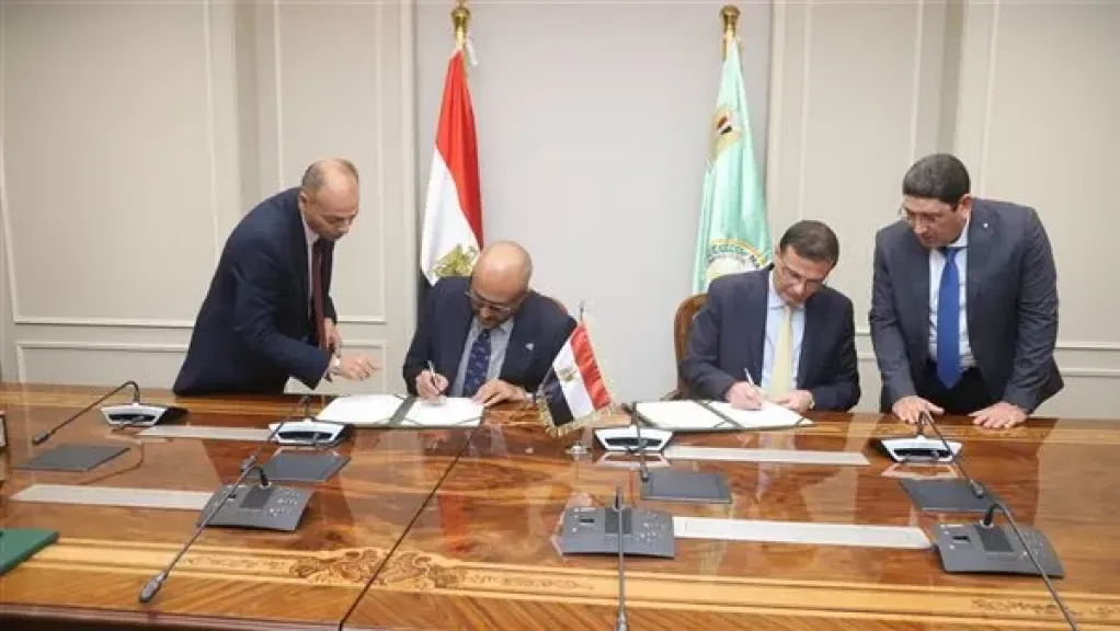 وزير الزراعة يوقع اتفاقية تجديد استضافة مصر للمركز الدولي للأسماك