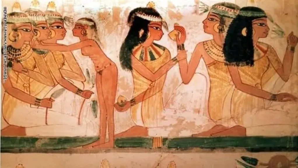 خبير آثار يؤكد الكحل اختراع مصري منذ 6000 عام