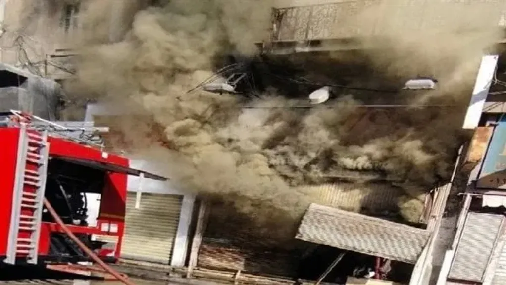 السيطرة علي حريق داخل مخزن مفروشات في الوراق