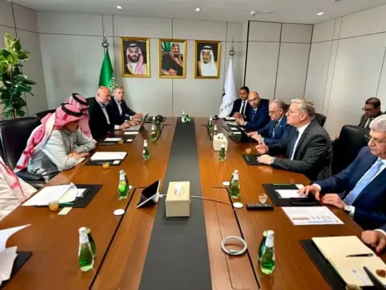 وزير البترول يبحث زيادة فرص الشركات المصرية في أعمال مشروع نيوم بالسعودية