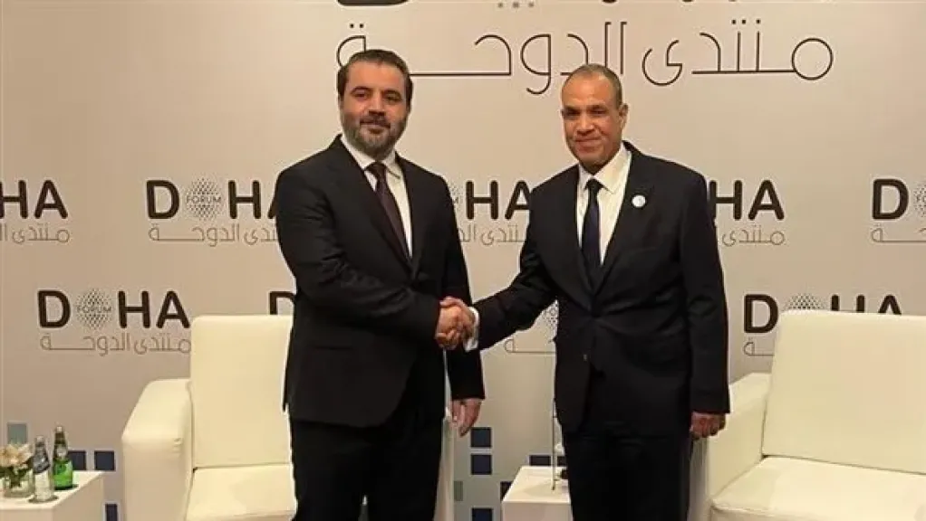 وزير الخارجية يلتقي نظيره السوري على هامش أعمال منتدى الدوحة