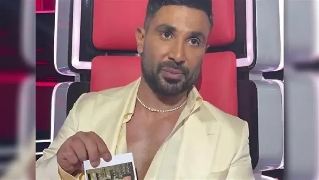 أحمد سعد يكشف حقيقة صورته مع شيرين وحسام حبيب