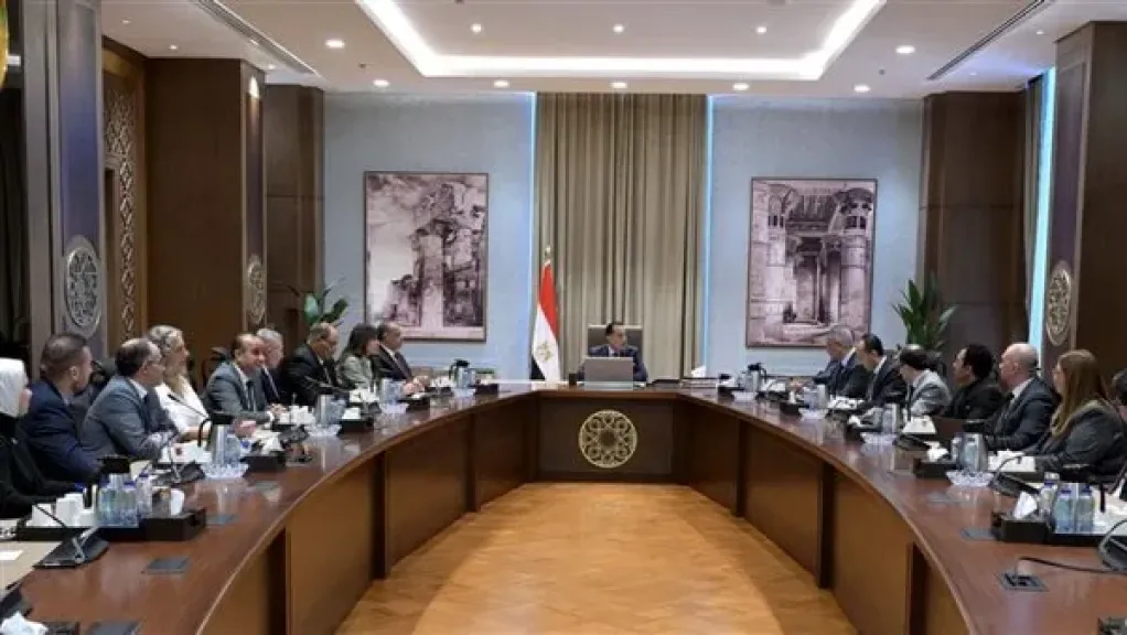 رئيس الوزراء يتابع موقف مشروع إحياء وتطوير حديقتي الحيوان والأورمان