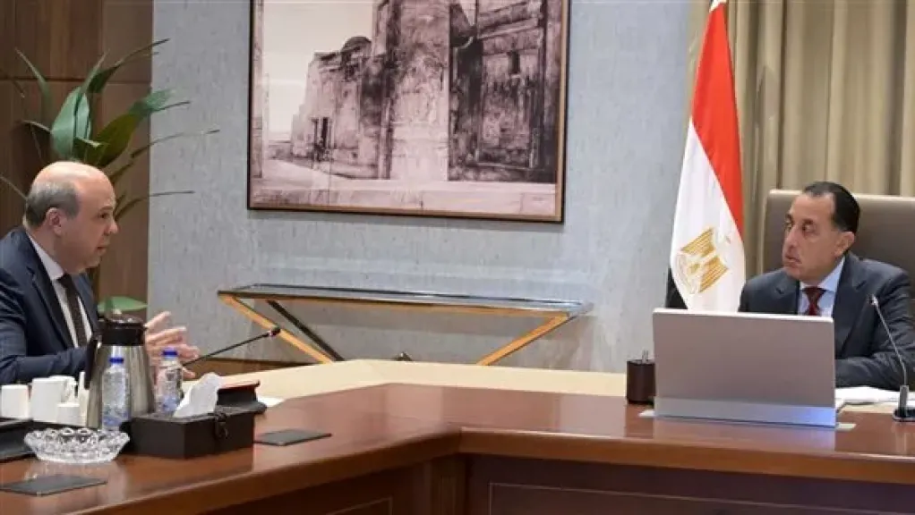 رئيس الوزراء يؤكد: الدولة حريصة على النهوض بقطاع الطيران المدني