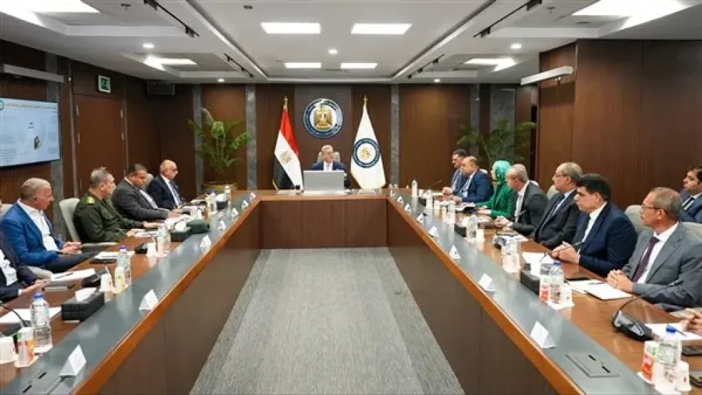 وزير البترول والثروة المعدنية يعقد اجتماعاً موسعاً مع شركات التعدين