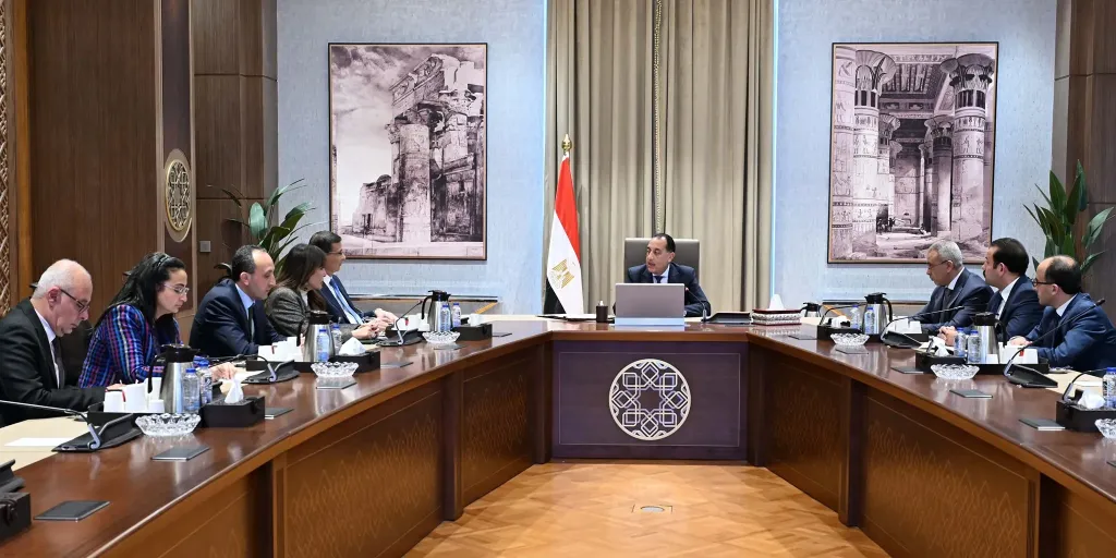 رئيس الوزراء يتابع جهود توافر السلع الغذائية والمنتجات الزراعية في الأسواق