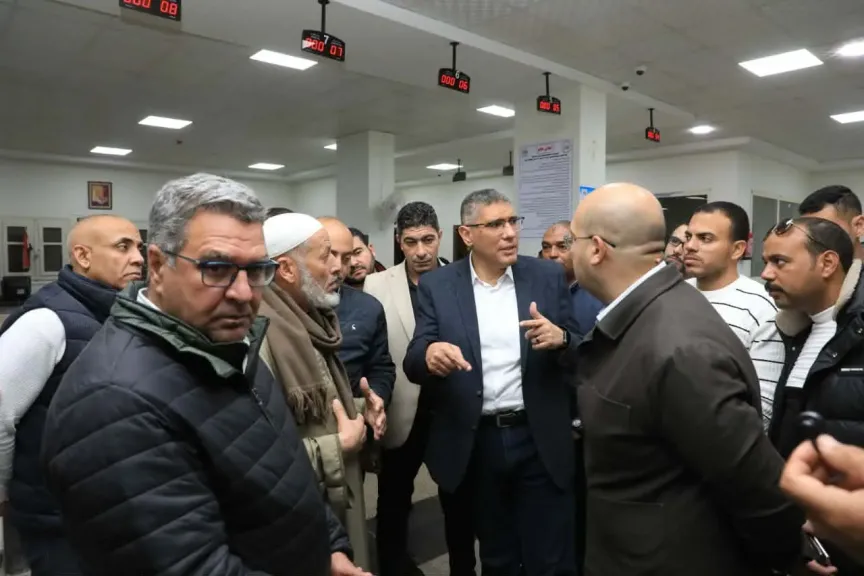 محافظ الجيزة يتفقد المركز التكنولوجي بقرية الودي مشددًا على سرعة إنهاء طلبات المواطنين