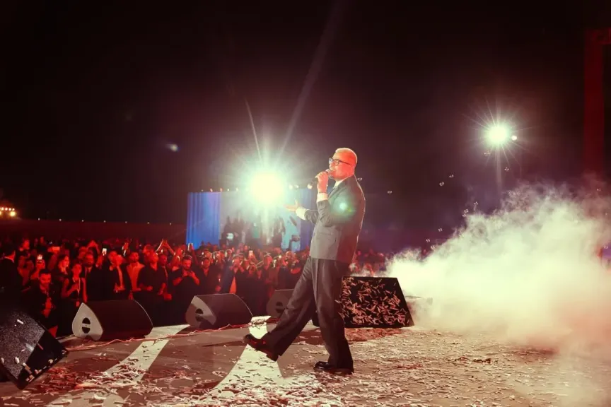 غدا.. عمرو دياب يحيي حفلا غنائيا في الكويت