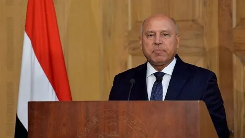 وزير النقل: القطار السريع والطريق الصحراوي والصناعة محور الخطة العاجلة بالصعيد