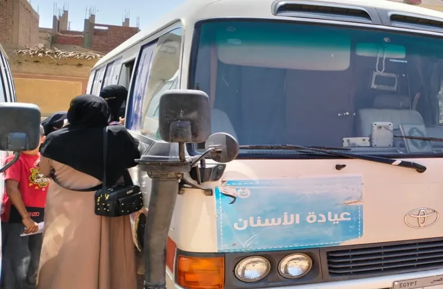 إطلاق 3 قوافل طبية مجانية ضمن مبادرة حياة كريمة لخدمة أهالي طهطا والمنشاة