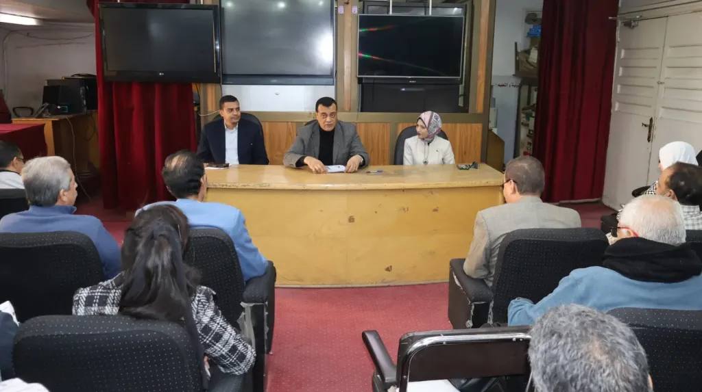 مسئولو مياه الشرب والتربية والتعليم بسوهاج يلتقون بمديري 50 مدرسة