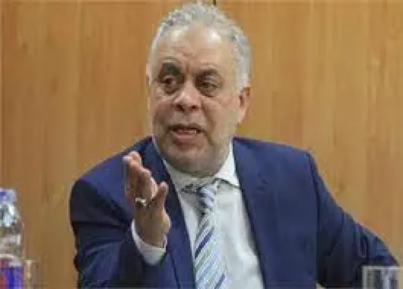 أشرف زكي يرد على الانتقادات بشأن دعم الفنانين: إحنا زي بقية الشعب.. والسواد الأعظم معملوش فلوس