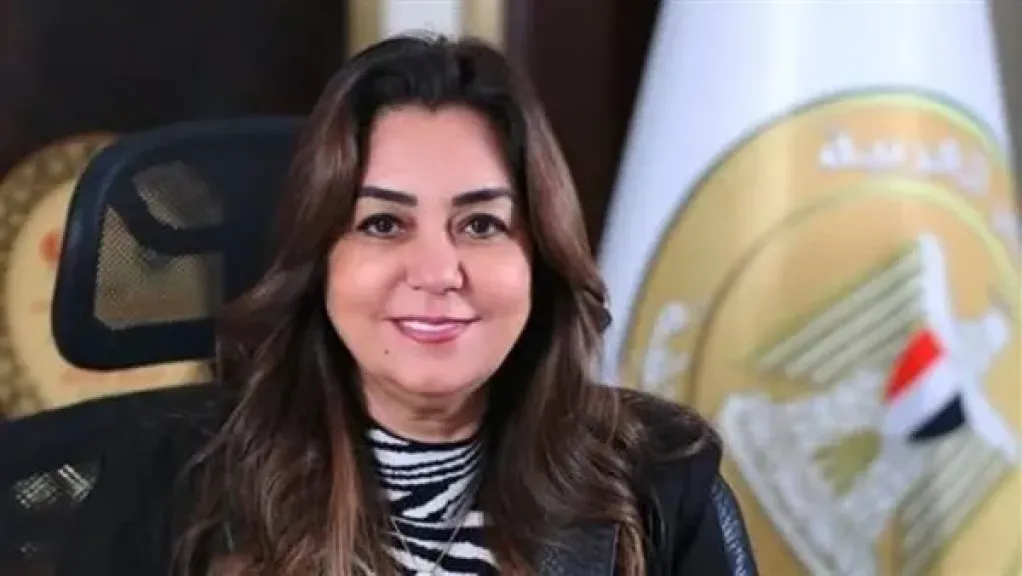 لجنة لمواجهة مخالفات البناء والإشغالات والإعلانات غير المرخصة بحي المقطم| صور