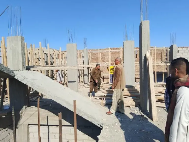 حملات مكثفة لإزالة مخالفات البناء بمركز ومدينة أرمنت في الأقصر