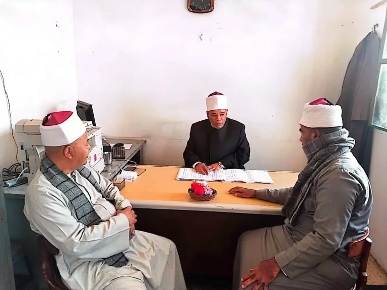 مدير أوقاف البحر الأحمر يتابع سير العمل الإداري بإدارة الغردقة