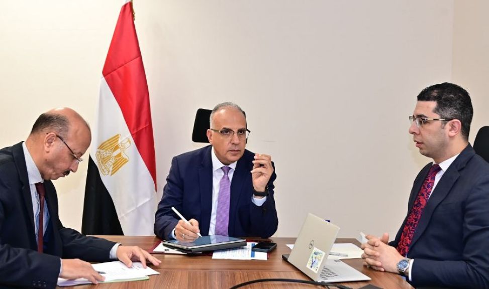 وزير الري يتابع تحديث نماذج التنبؤ والرصد بدول منابع النيل