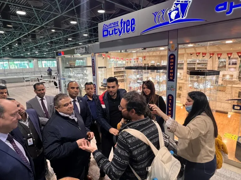 اللجنة العليا للتفتيش الأمني والبيئي تتفقد مطار الأقصر الدولي.. صور