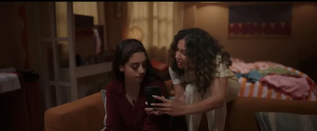 ياسمينا العبد تكشف حقيقة چلا هشام في الحلقة العاشرة من مسلسل ميد ترم