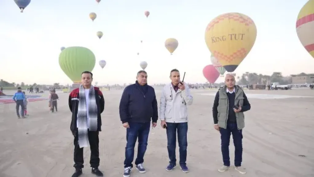 لجنة التفتيش الأمني بالمطارات تتابع تأمين تشغيل البالون الطائر بالبر الغربي