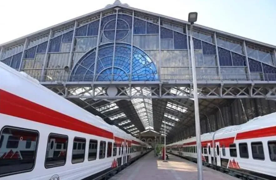 سكك حديد مصر.. تسهيلات غير مسبوقة لكبار السن وذوي الهمم| إنفوجراف