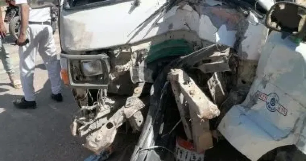 إصابة 7 أشخاص فى حادث تصادم سيارتين بصحراوى البحيرة