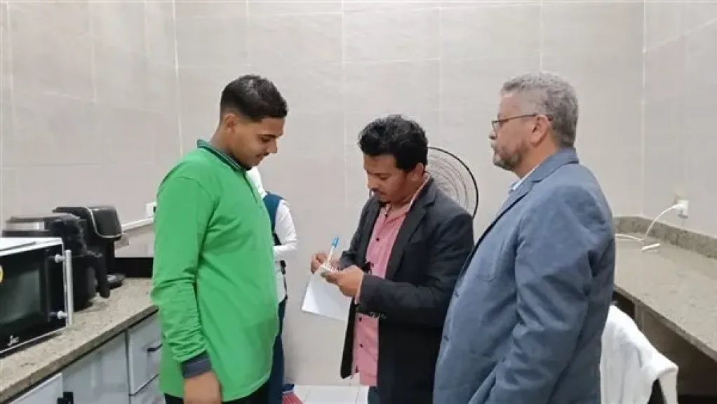 خلال 10 أيام.. ”العمل” تفتش على 3605 منشآت لمتابعة تطبيق القانون الجديد