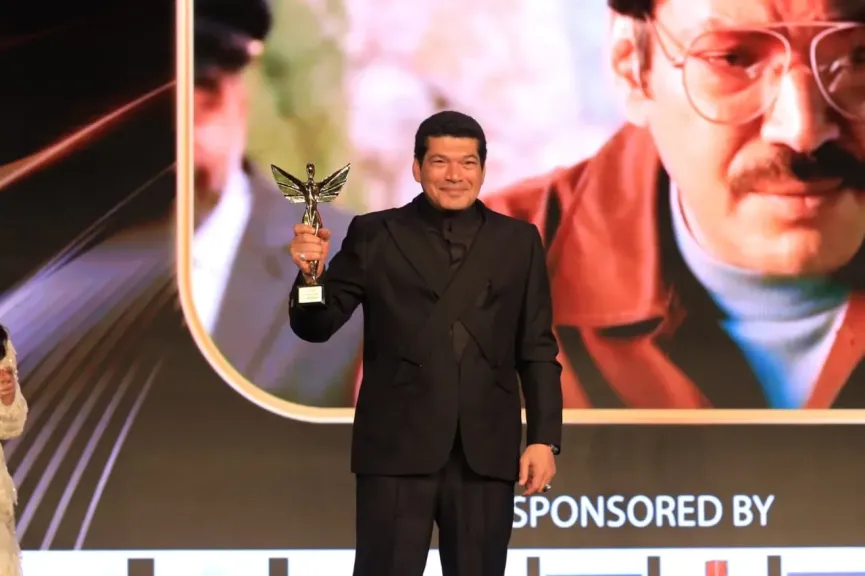 باسم سمرة يفوز بجائزة أفضل تمثيل عن العتاولة 2 في مهرجان الأفضل