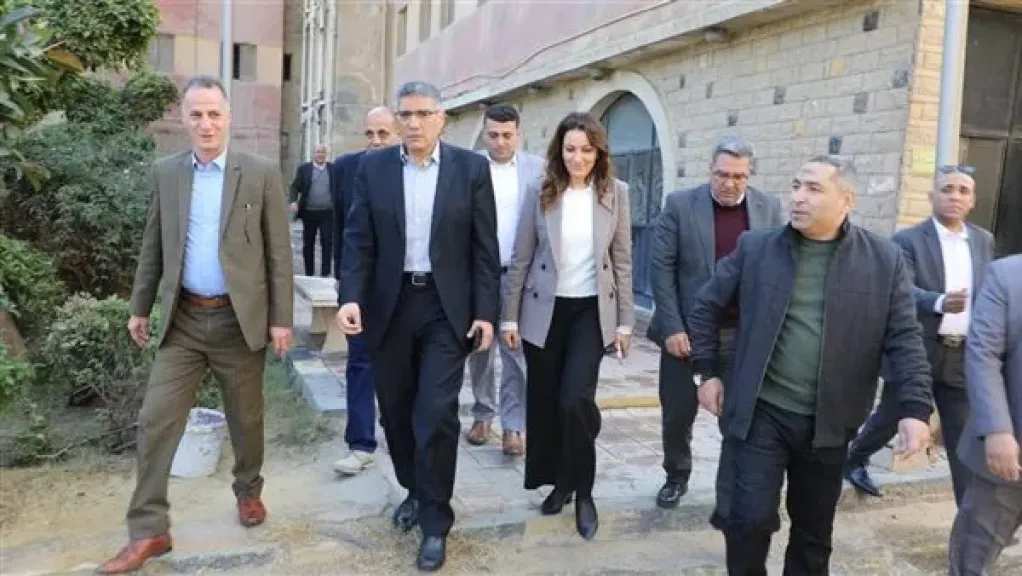 محافظ الجيزة يتفقد مدينة الطالبات بالعجوزة لمتابعة مستوى الخدمات