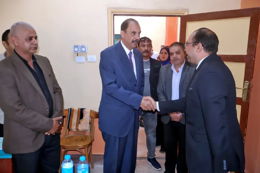 محافظ سوهاج: تفعيل غرف العمليات بالوحدات المحلية استعدادًا لانتخابات النواب