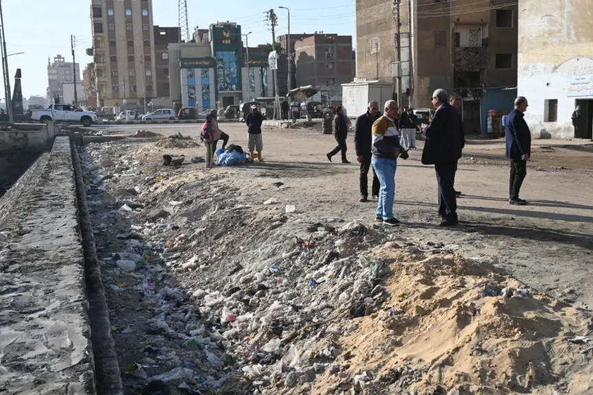 محافظ الغربية يعاين مشروعات كورنيش الساحل والصرف الصحي بسمنود.. صور